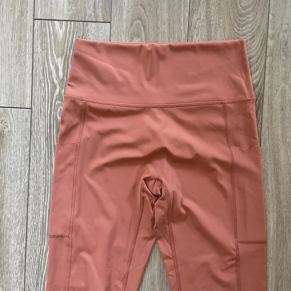 aerie | Offline by aerie Scalloped Peach Leggings - Picture 4 of 9